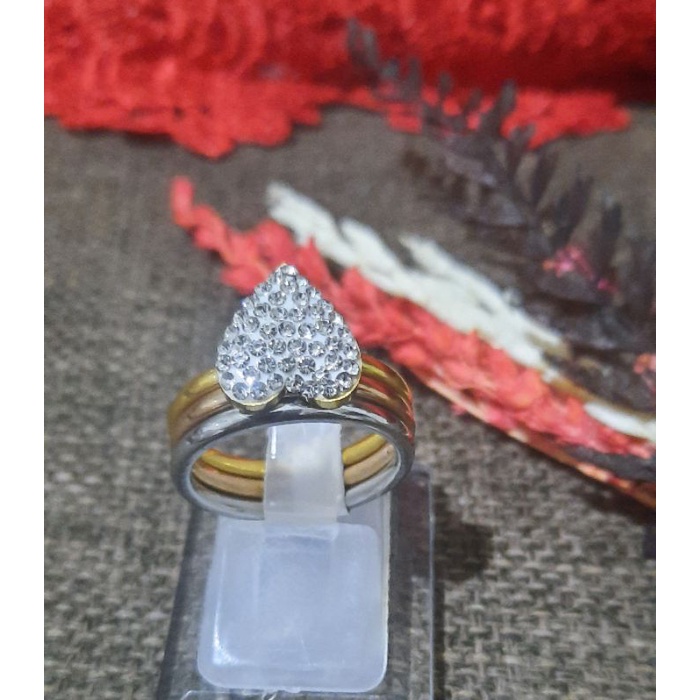 Cincin Titanium Fashion Untuk Wanita  produk Terbaru