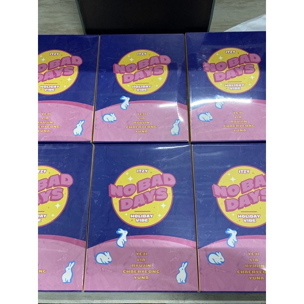 ITZY YEJI LIA CHAERYEONG RYUJIN YUNA - SEPTEMBER LIMITED MONTHLY KIT (HOLIDAY VIBE) NBD NO BAD DAYS