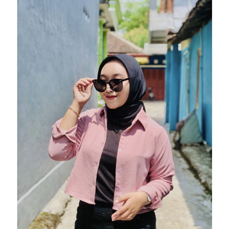 Hana Kemeja Crop - Kemeja Wanita - Kemeja crinckle - Atasan Wanita - Kemeja Lengan Panjang- Crop Top Lengan Panjang