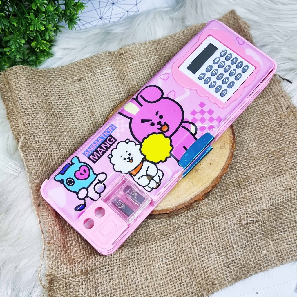 KOTAK PENSIL BTS BT21 KALKULATOR + SERUTAN MAGNET / KOTAK PENSIL KALKULATOR / TEMPAT PENSI KARKULATOR-KP KALKU- PINK