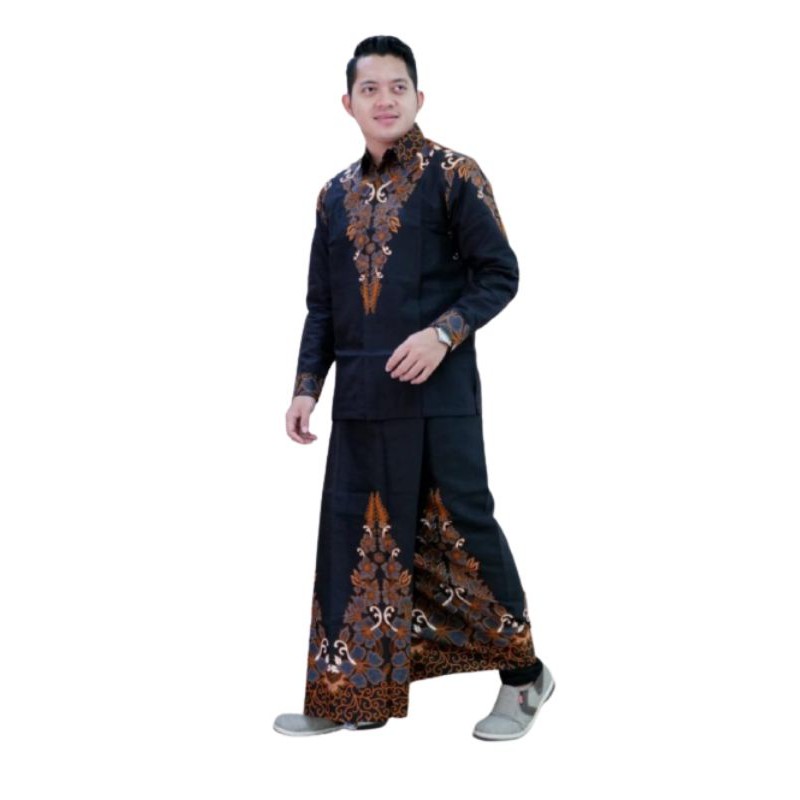 Setelan celana sarung dan kemeja batik