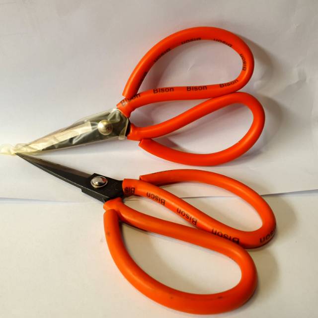 

Gunting super tajam bison