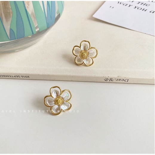 ANTING KOREA PEREMPUAN DEWASA DESAIN BUNGA PUTIH MEWAH AKSESORIS BAHAN ALLOY GIWANG ANTI KARAT ANT88