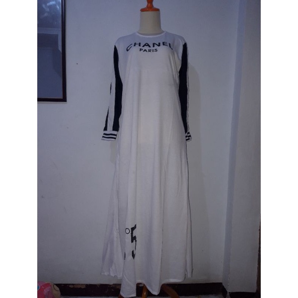 PRELOVED GAMIS SPORTY CHANNEL PUTIH PRELOVED GAMIS HARIAN