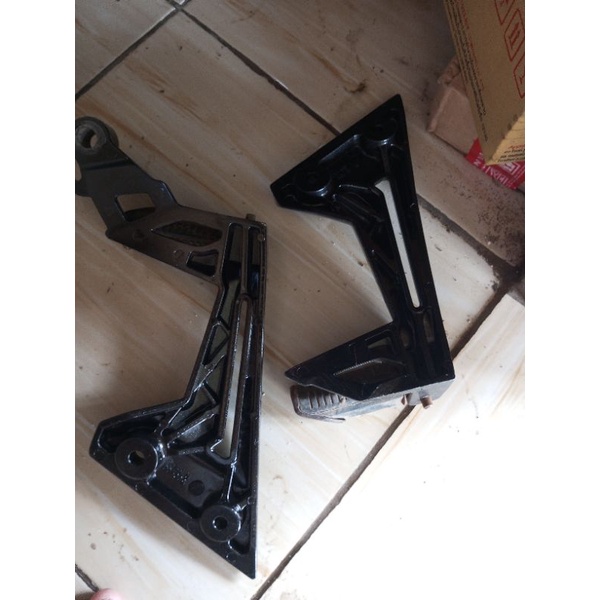 dudukan POOD step dudukan kaki Jupiter MX 135 new original
