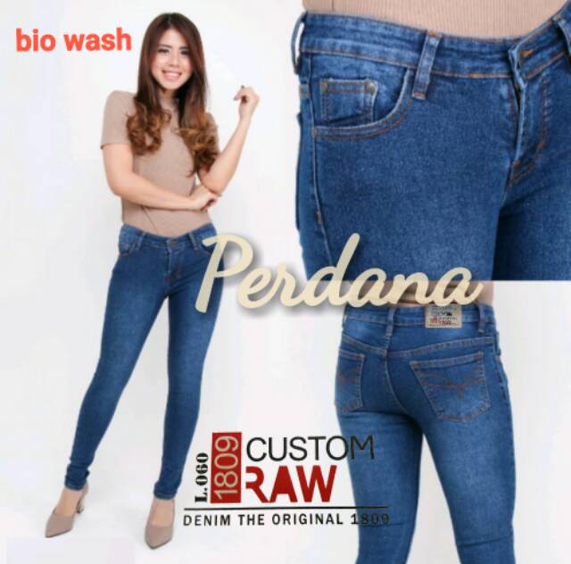 Celana jeans wanita skinny street