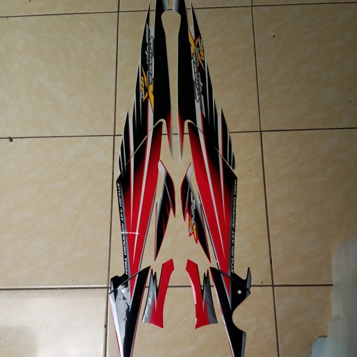 Sticker stripping body Supra X 125 lama merah putih