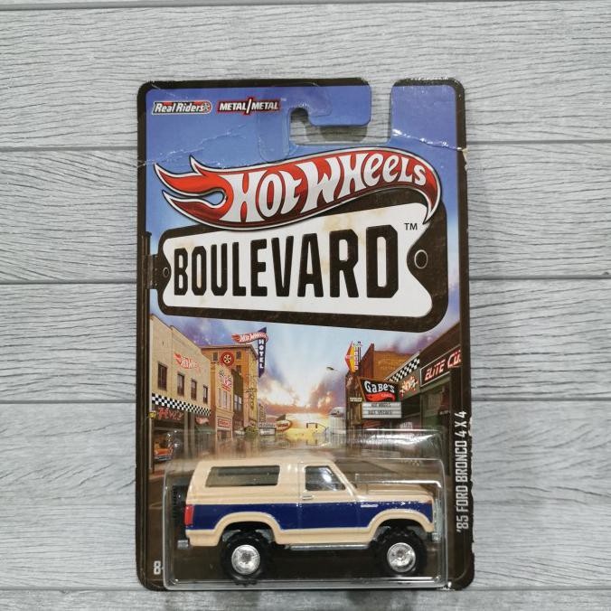 hotwheels 85 ford bronco 4x4 boulevard