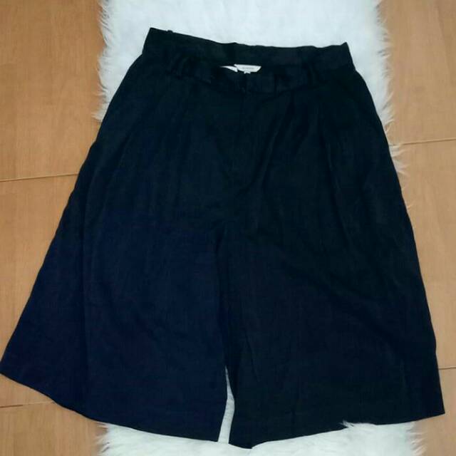 PRELOVED ET CETERA CELANA KULOT MIDI
.