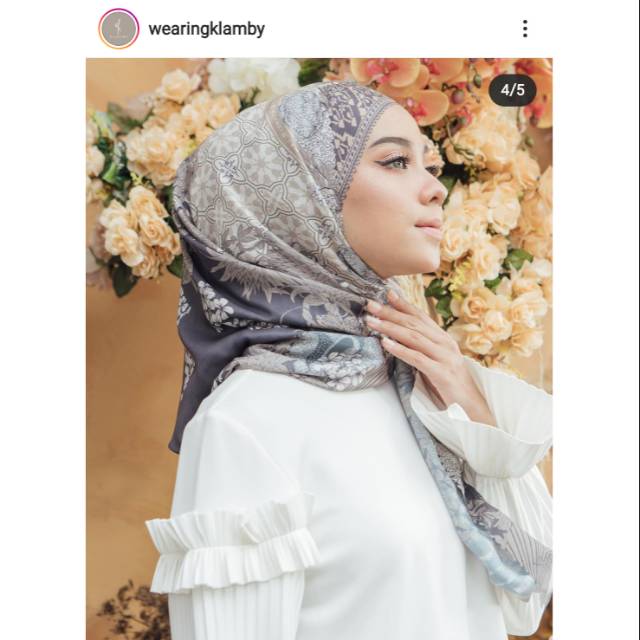 Scarf Bougenville by wearingklamby
