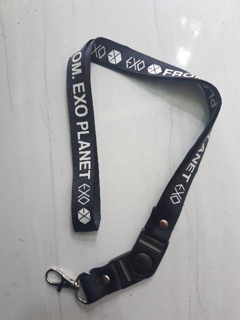 EXO GANTUNGAN TALI LANYARD ID CARD KEYRING KEYCHAIN KPOP