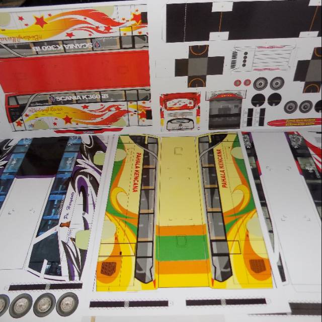 

Lembaran Papercraft Bus skala 30 bahan stiker