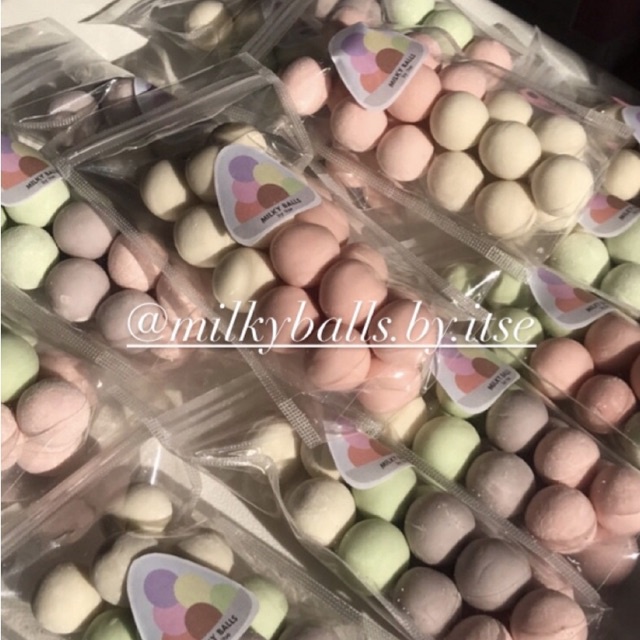 

Wiselycious Milky Balls Cemilan Bola Susu Isi 20