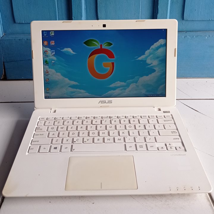 Asus X200CA Warna Putih Netbook Notebook Second Bekas Murah Slim Tipis HDD 500GB
