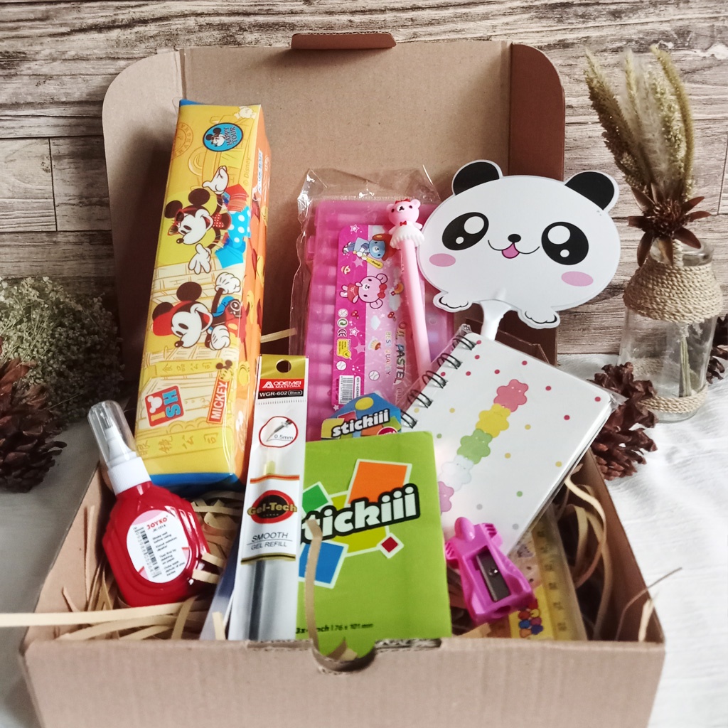 

Kado Ulang Tahun Alat Tulis / Hampers Stationary /