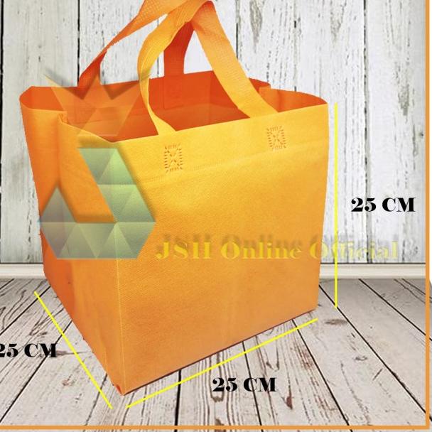 

➳ [Premium] Tas Spunbond 25 x 25 x 25 Cm Box Kue dan Kotak - Goodie Bag - Merah ✱