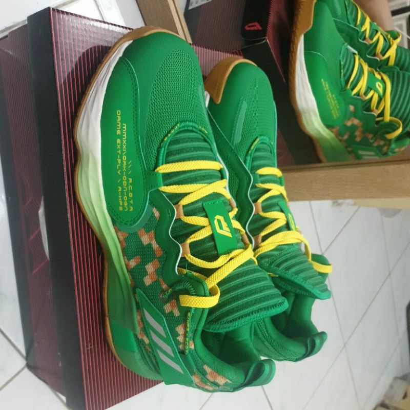 Sepatu Basket Adidas Dame Liliard