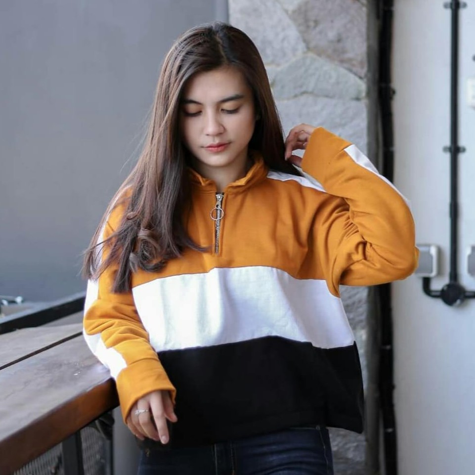 Kiko Crop Sweater - Jaket Sweater Wanita