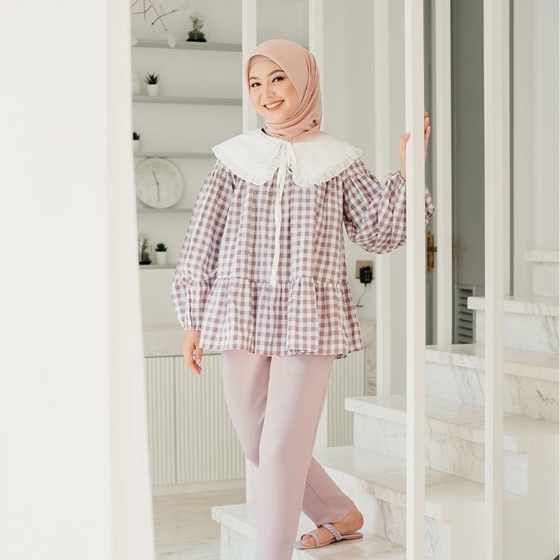 Amy Plum gingham Top HijabChic