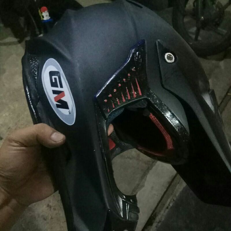 helm gm cross original berkwalitas,bekas/seken/second/preloved/pL/pernah pakai