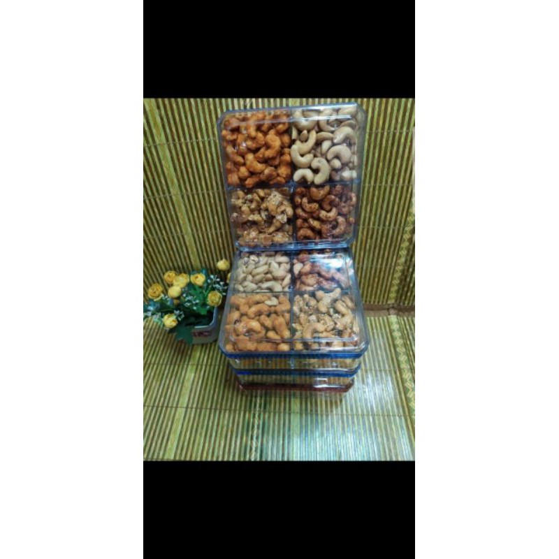 

Kacang Mete 4 Rasa dalam Ukuran Berat 1/2 kg