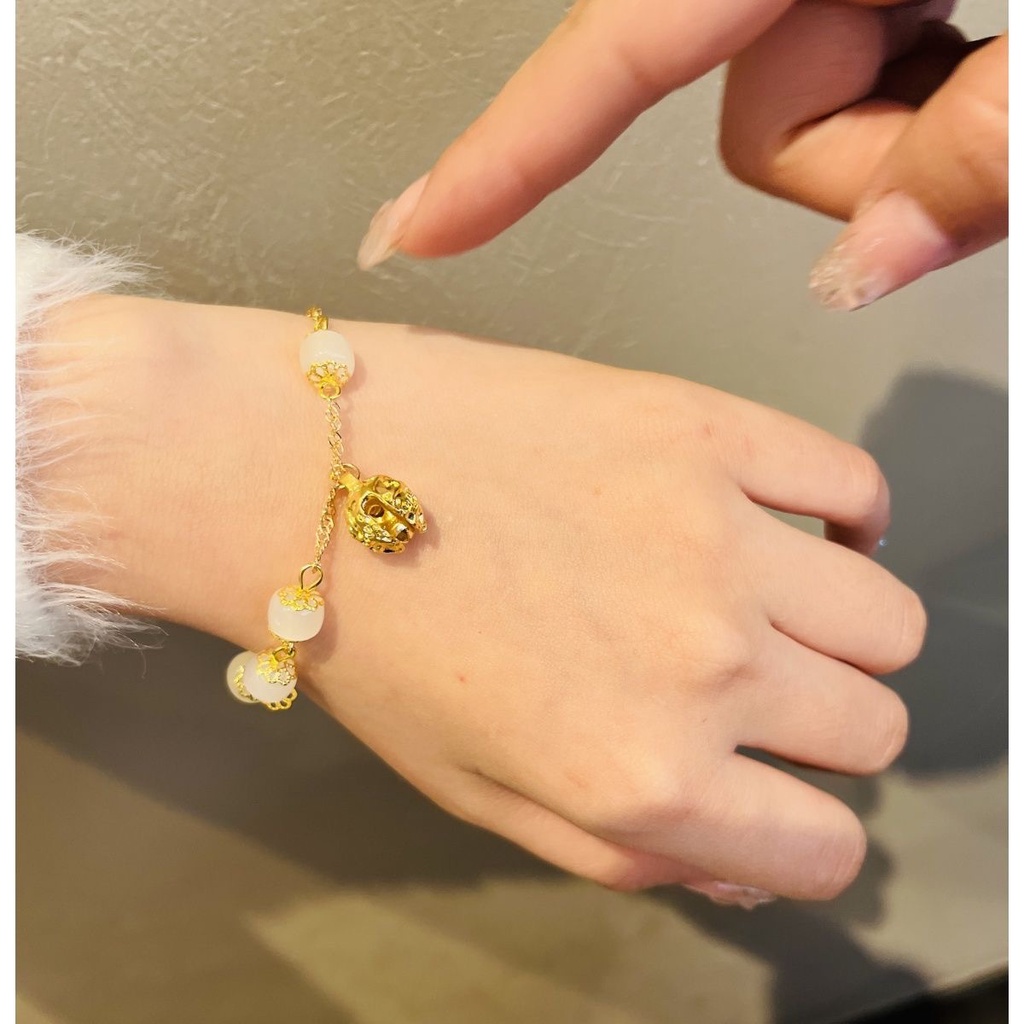 Gelang Bangle Liontin Lonceng Giok Warna Emas Gaya Retro