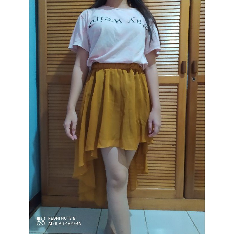 preloved rok simetris warna kuning kunyit baru sekali pakai