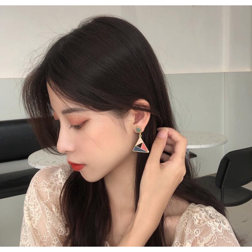 Sterling silver jarum retro geometris sudut drip mengkilap kontras anting-anting Korea sederhana ang