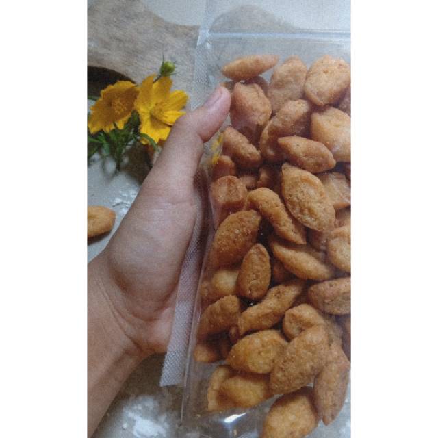 

Kue Biji Ketapang