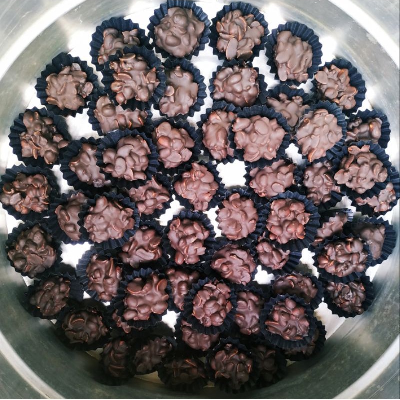 

coklat kacang camilan terenak