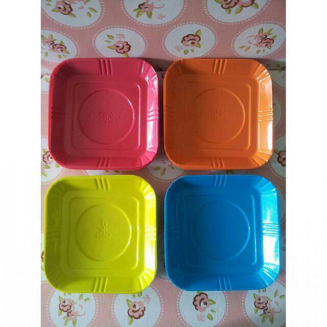 Piring kue plastik