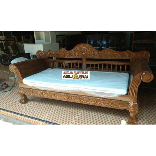 Bale bale bangku risban