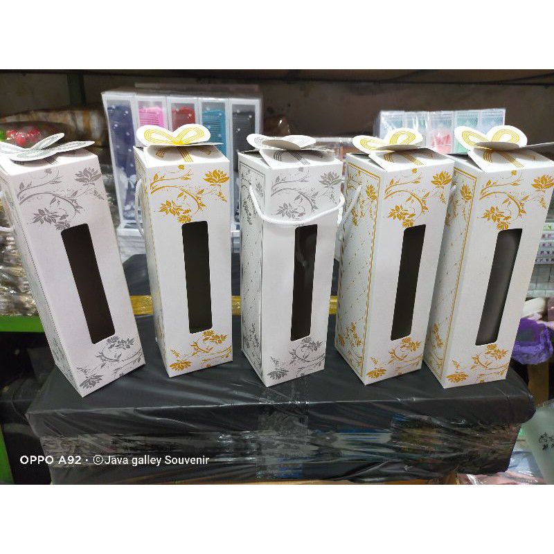 SOUVENIR PAPER BOX/BOX BOTOL TUMBLER Custom sablon free tali tentengan