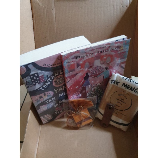 Pradnya Paramitha - Tentang Kita Yang Tak Mengerti Makna Sia-Sia