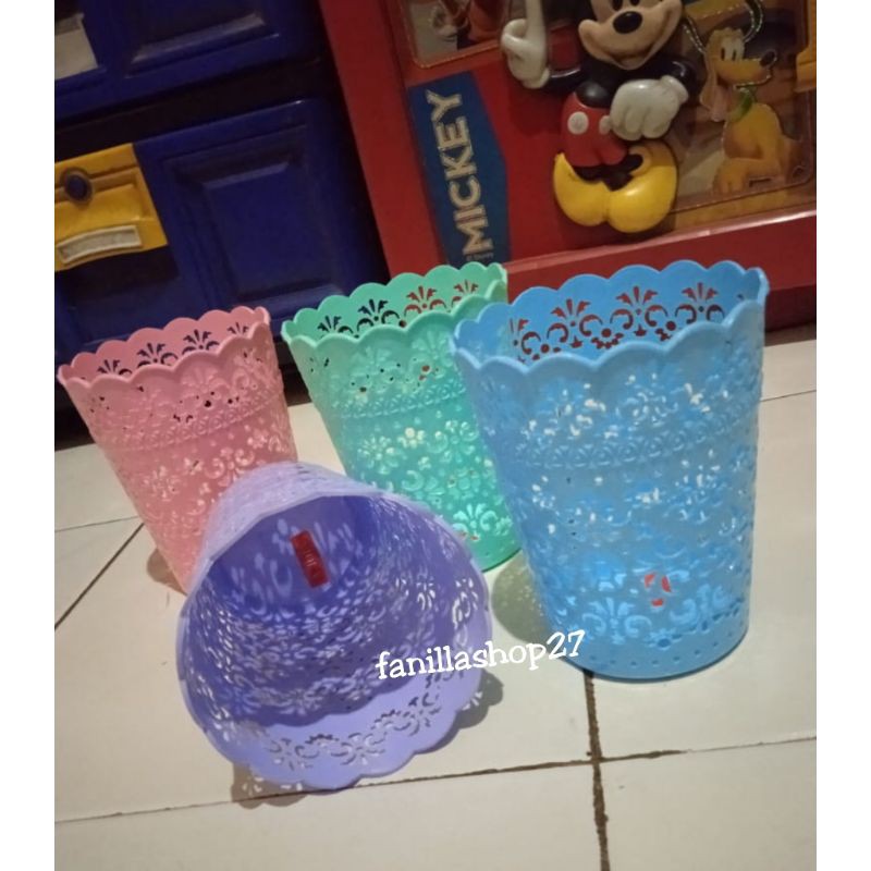 

tempat pensil /sendok viola