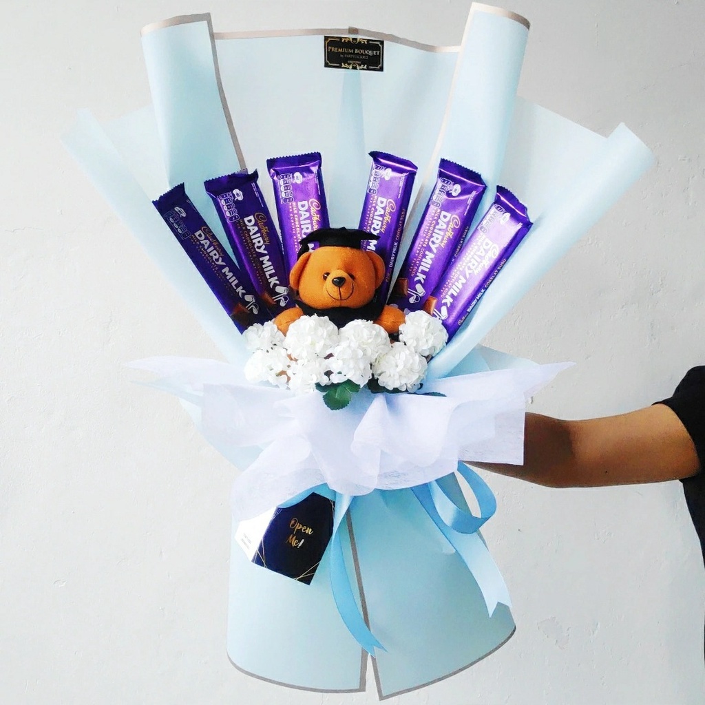 

LARGE CADBURRY BOUQUET / BUKET SNACK / SNACK BOUQUET / HADIAH WISUDA / HADIAH ULANG TAHUN / BIRTHDAY GIFT / GRADUATION GIFT