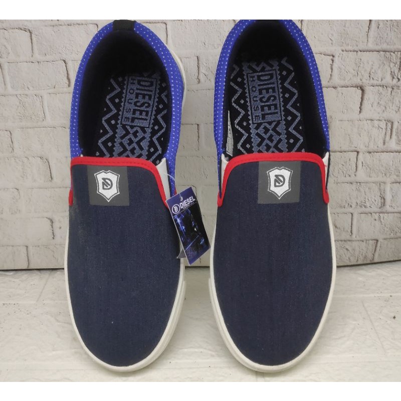 SEPATU SLIP ON DIESEL BOSTON produk asli dari speed , loggo harga obral murah meriah