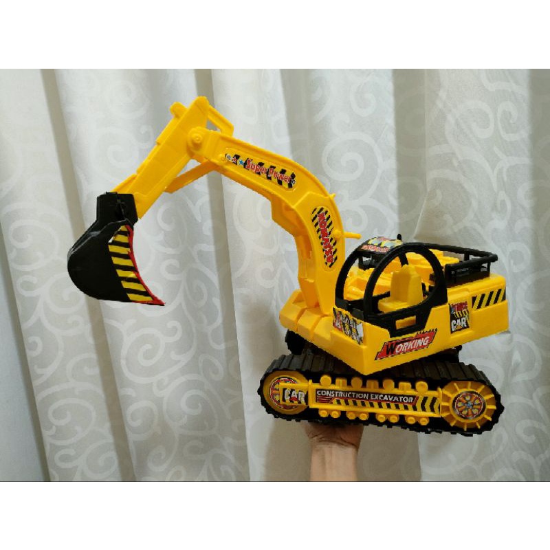 Mainan anak excavator  ukuran besar