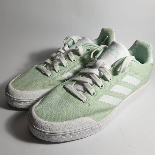 Sepatu adidas court 70s