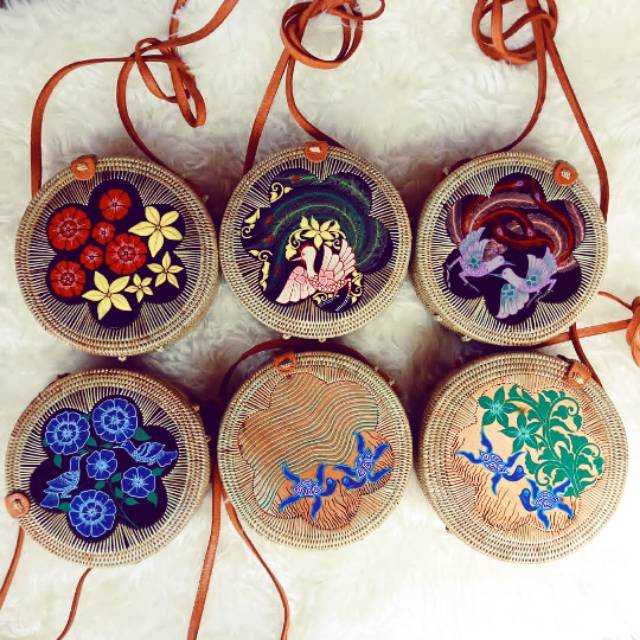 Tas Rotan Kayu Lukis