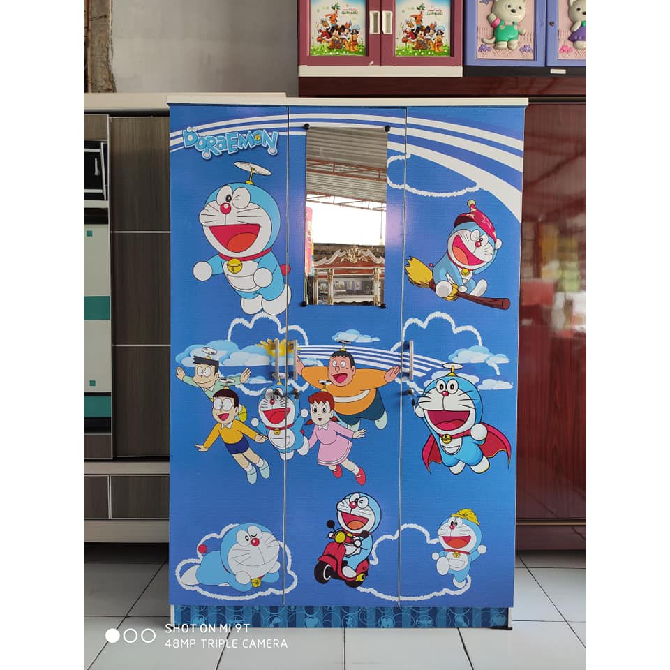 Lemari pakaian baju 3Pintu / lemari pakaian 3 pintu DORAEMON KACA / Lemari baju 3pintu karakter