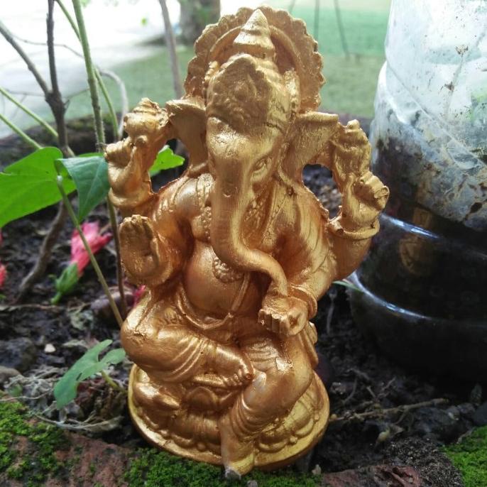 .........] patung sri ganesha fiber motif kayu 11 cm