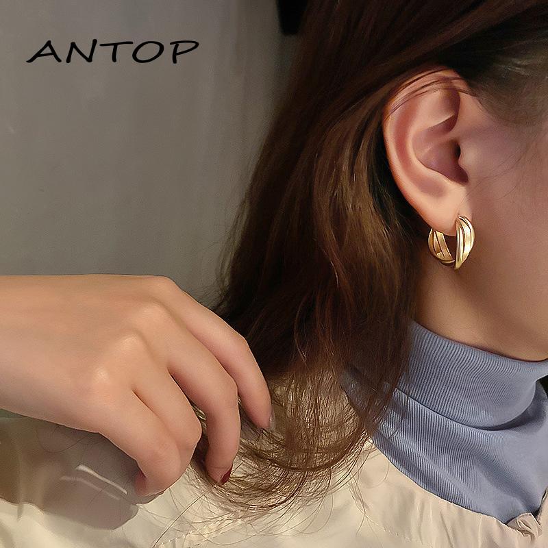 Anting Tusuk Gantung Temperament Bahan Metal Desain Geometri Gaya Simple Untuk Wanita