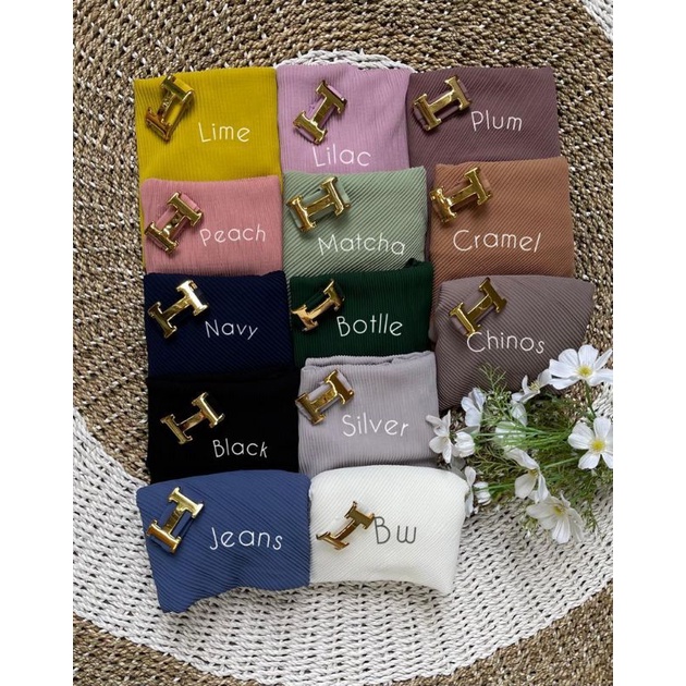 Segiempat plisket / jilbab segiempat plisket