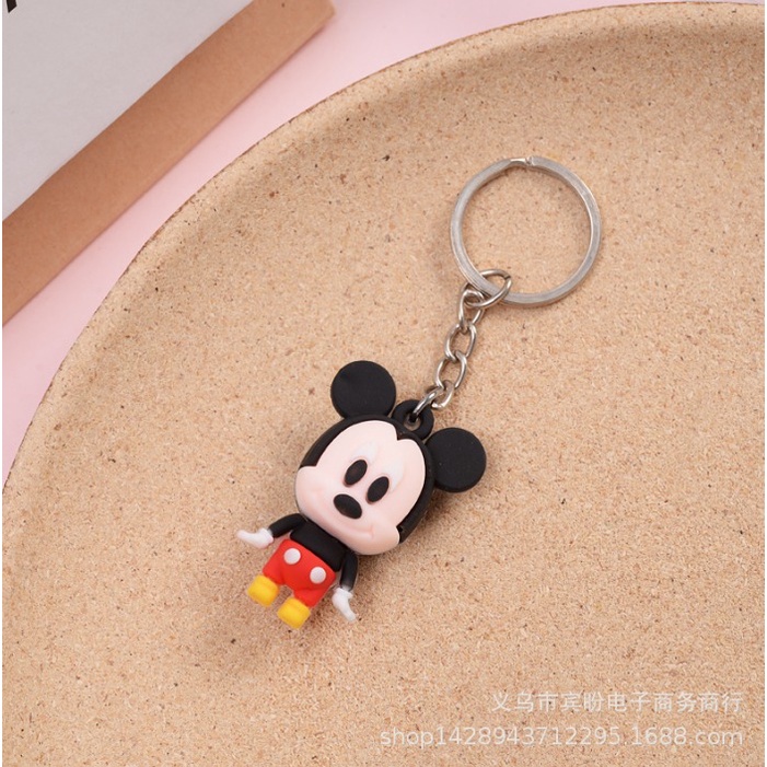 Gantungan Kunci DISNEY Aksesoris Pvc Karakter Lucu Custom Souvenir Bahan Karet Donald Pooh Micky Minnie Piglet Wanita Pria Pin bros Mini Button Lucu Aesthetic Chikoisme