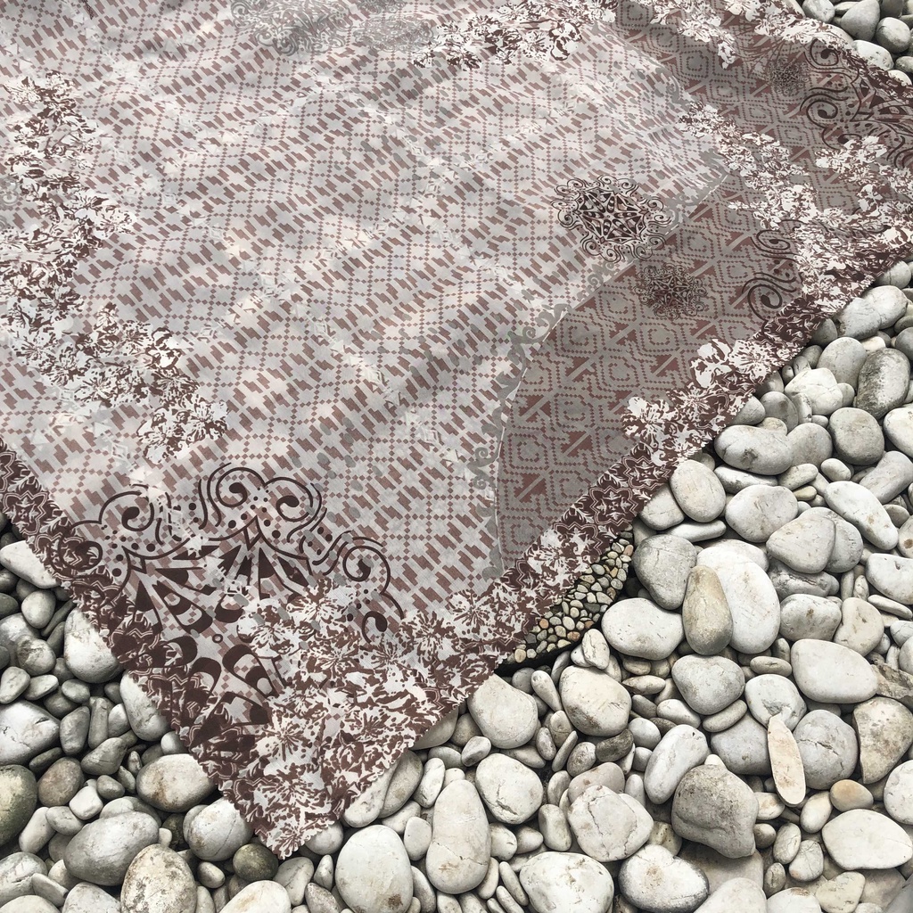 JILBAB MOTIF HIJAB SEGIEMPAT VOAL MOTIF PREMIUM JILBAB PRINT LASERCUT KERUDUNG SEGIEMPAT MOTIF MURAH-Qora Latte