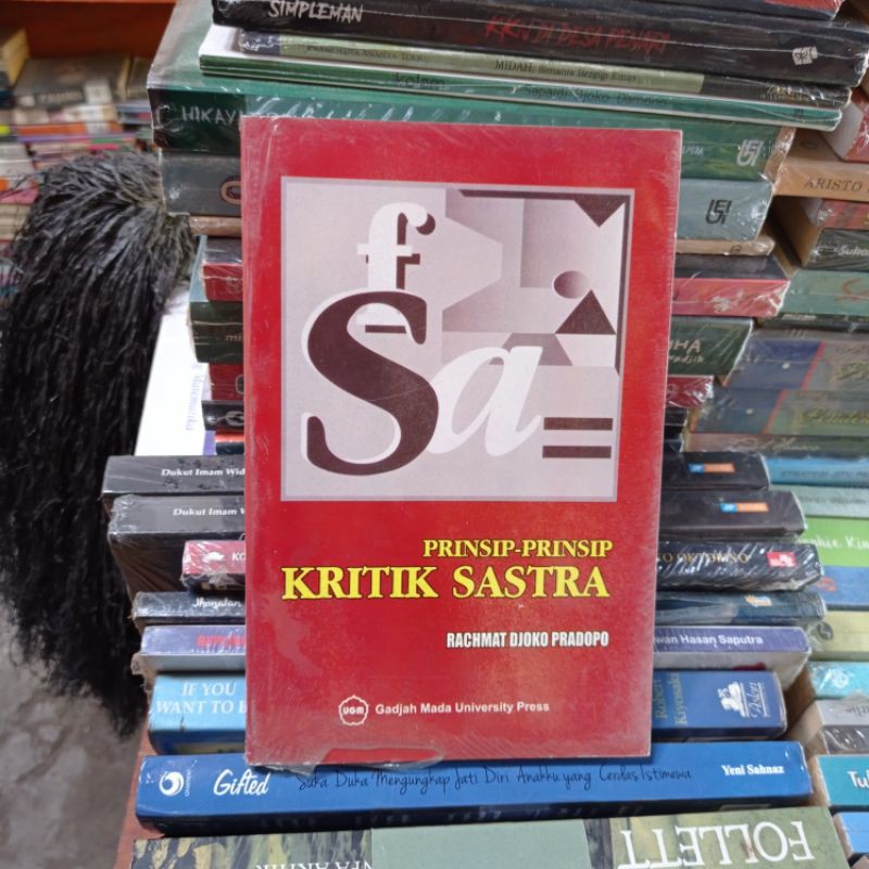 

Prinsip-prinsip kritik sastra by rachmat djoko