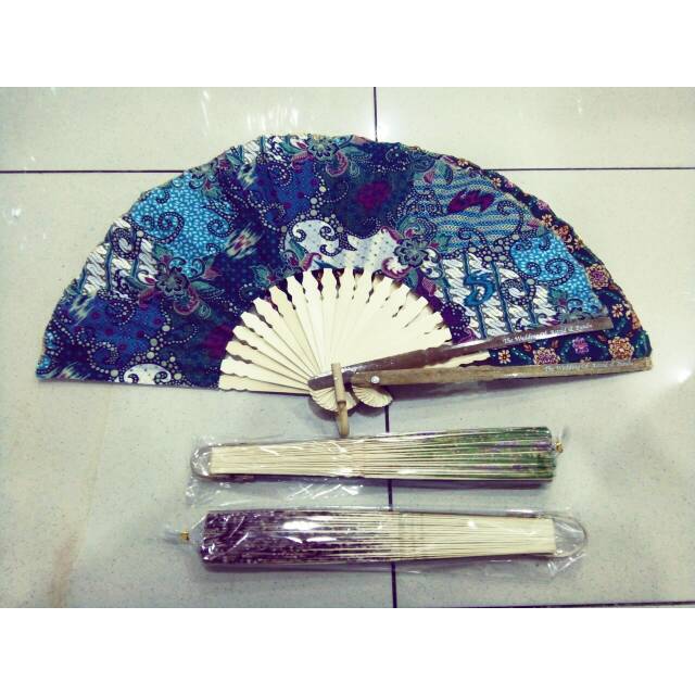 Souveni kipas batik super jumbo kemas plastik