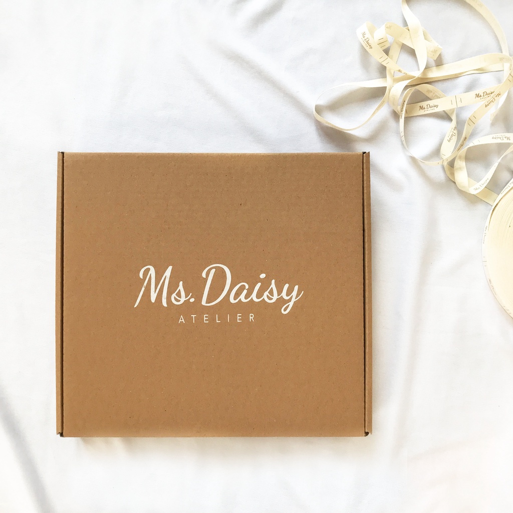 Ms Daisy Gift Box + Greeting Card