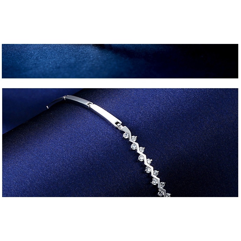 Gelang Bahan Stainless Steel Lapis Silver Aksen Berlian Untuk Wanita